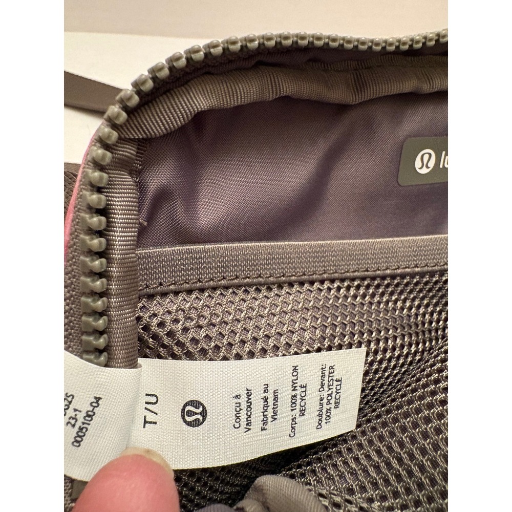Lululemon Everywhere Belt Bag 1L Tie Dye Multi Color Abstract Fanny Pack LU9BG2S - Picture 4 of 5